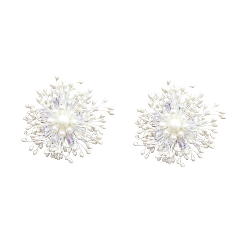 White Retro Flower Earrings