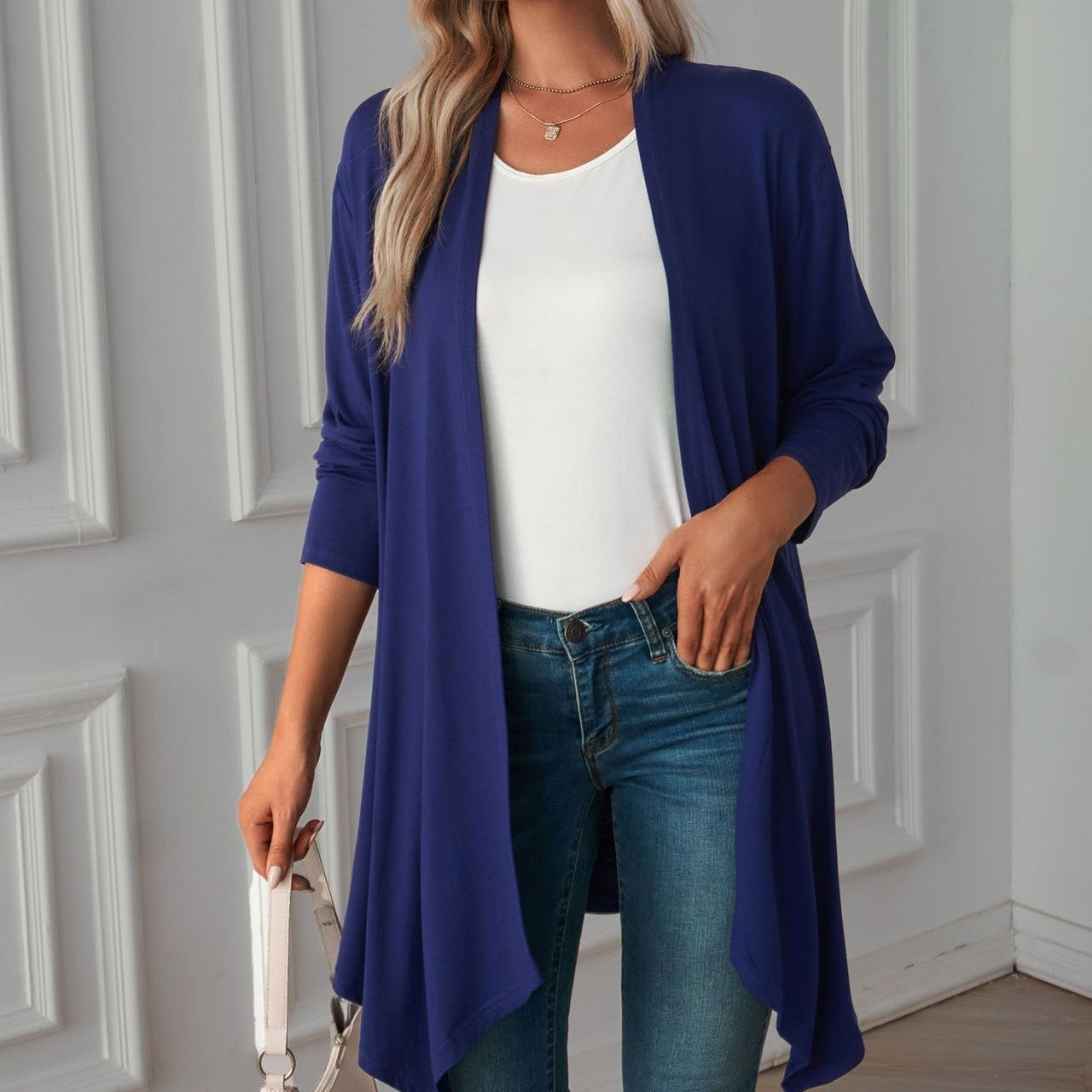 The Elise Cardigan – Effortless Elegance & Flattering Comfort